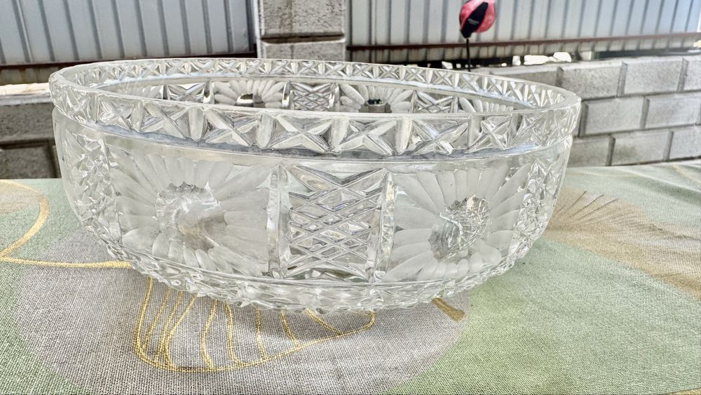 Продам хрустальные вазы