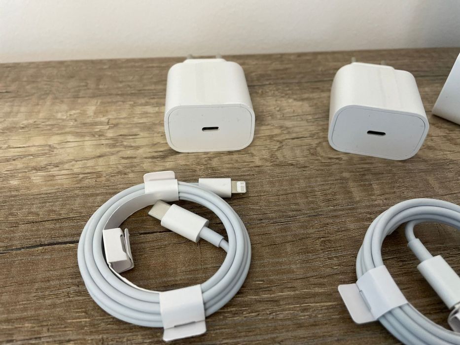 Incarcator iPhone nou