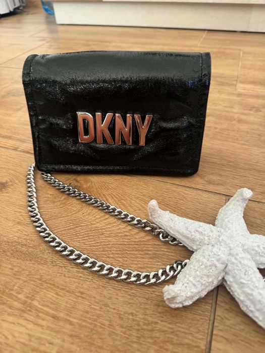 Чанта DKNY от Сащ