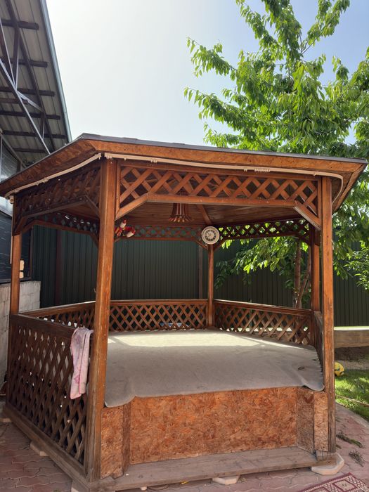 Тапчан, беседка.