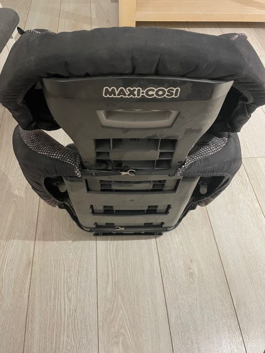 Автокресло Maxi cosi