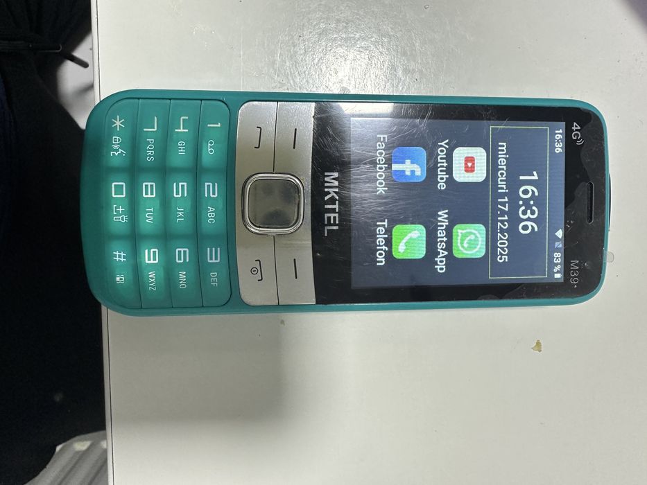 Telefon mobil cu butoane si android