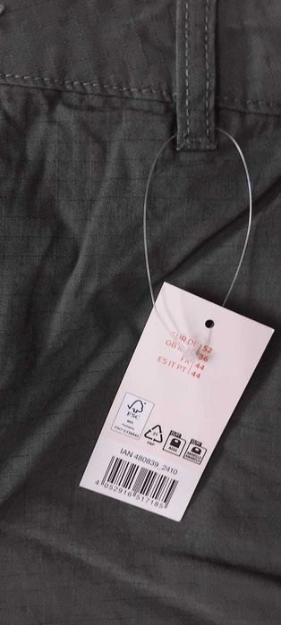 Pantaloni scurti,barbati L ,noi cu eticheta