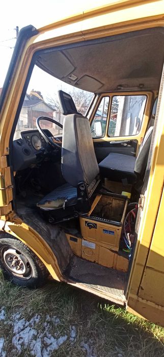 Mercedes-Benz 207D T1