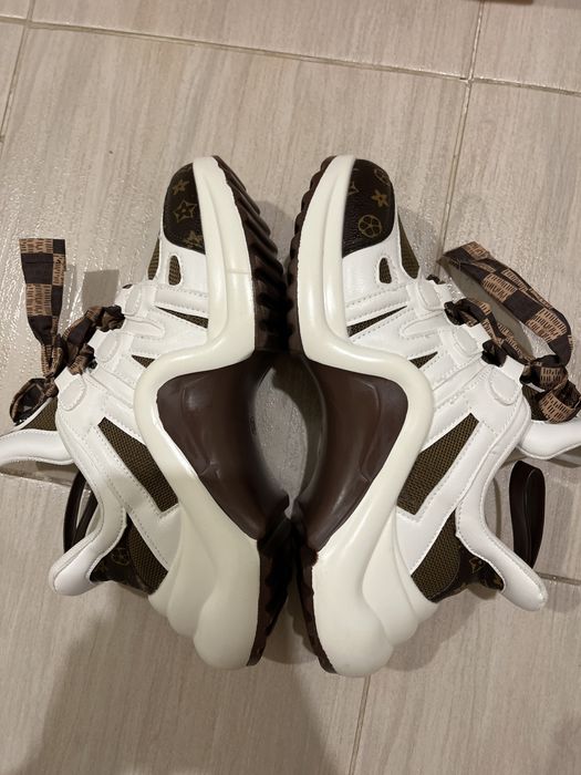 Кроссовка новая и неношеная