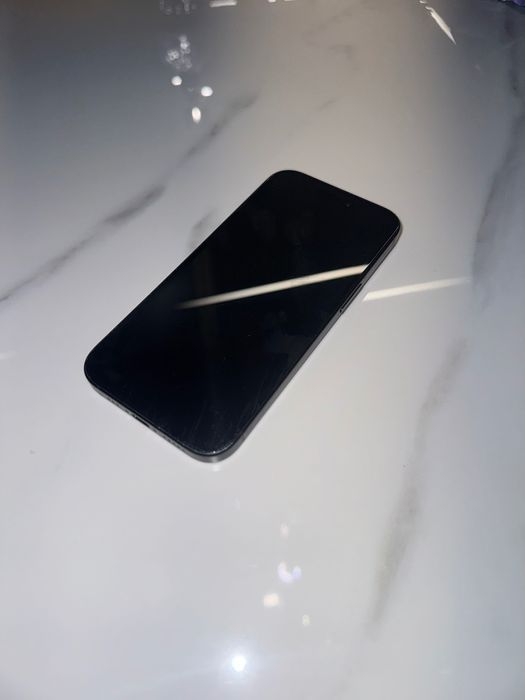 iPhone 15- 256 GB черен