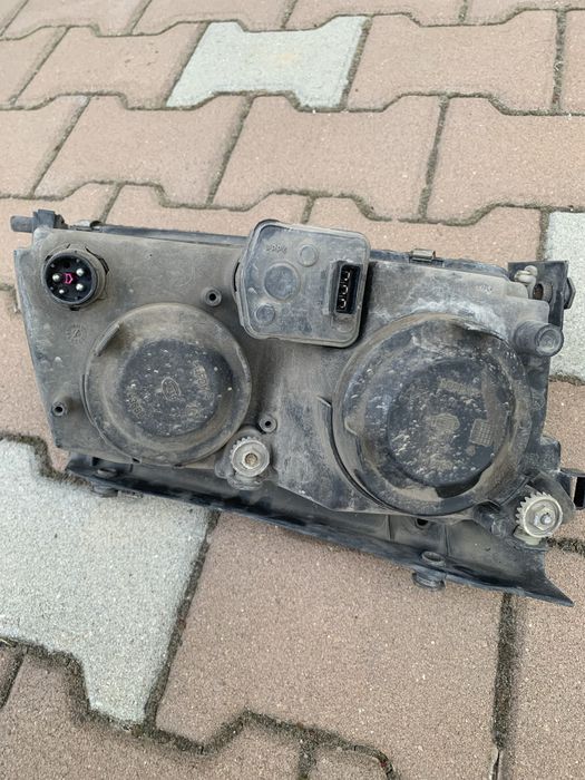 Фар ляв десен пасат 4 passat 4