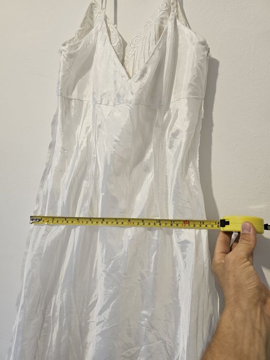 Rochie alba cu dantele