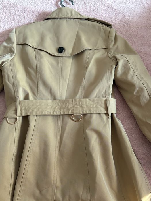 Плащ женский BURBERRY