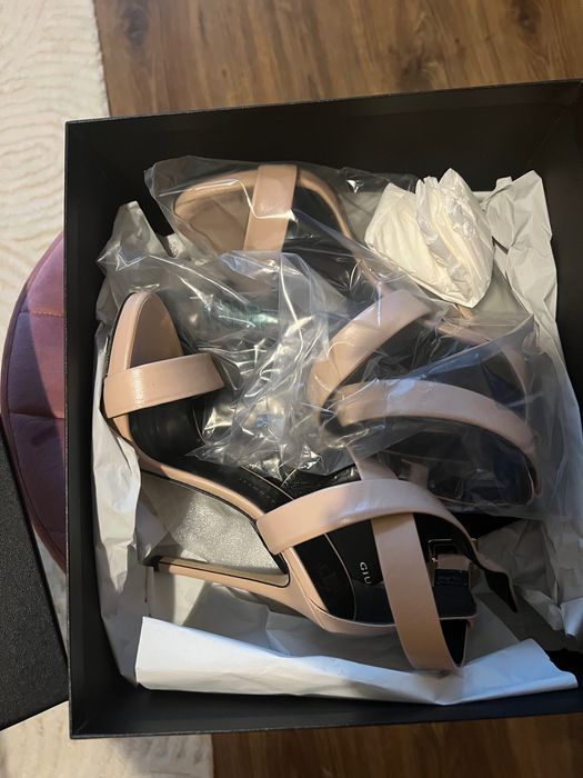 Сандали Giuseppe Zanotti