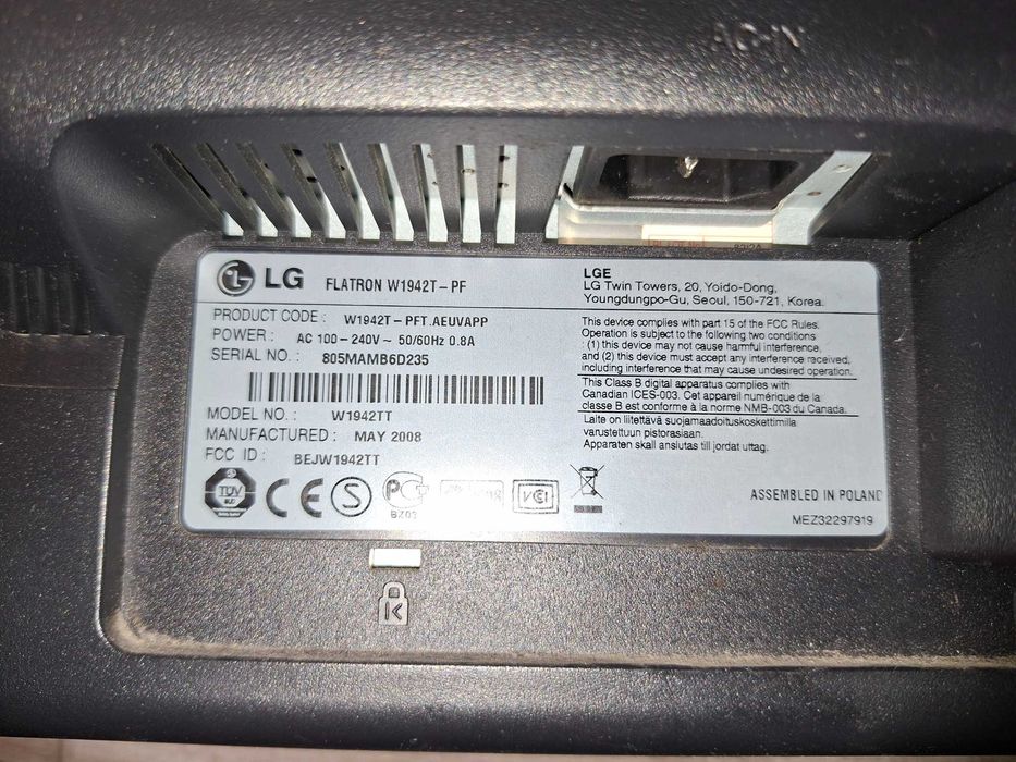 Здравейте продавам монитор LG FLATRON W1942Т. Монитора е 19 инча в отлично състояние.