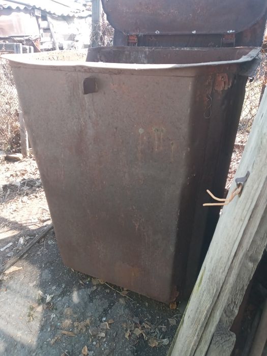 Продам контейнер для мусора.