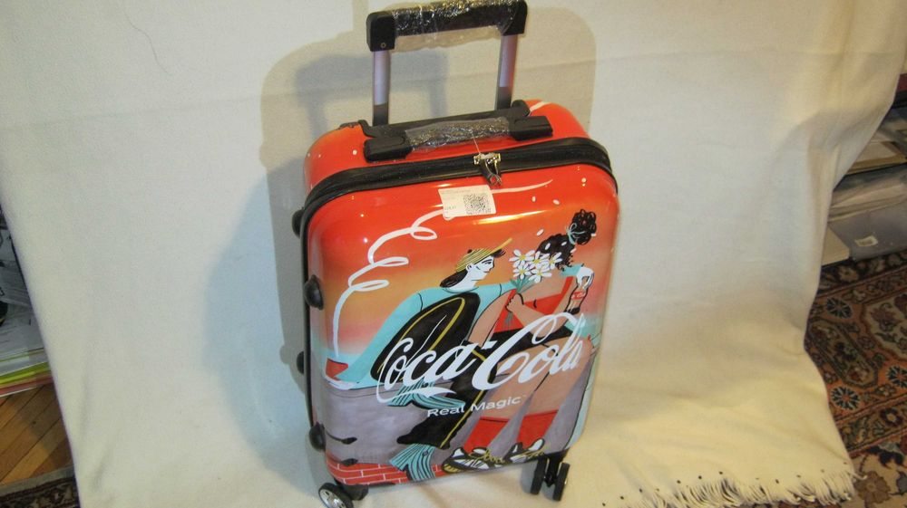 TROLLER/VALIZA Coca Cola,jubiliara,cu 40 doze,nou,sigilat.