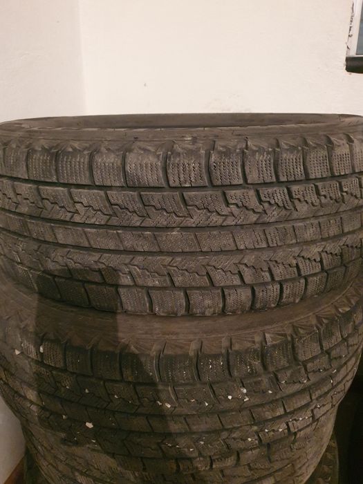 ROADSTONE 205/65/16