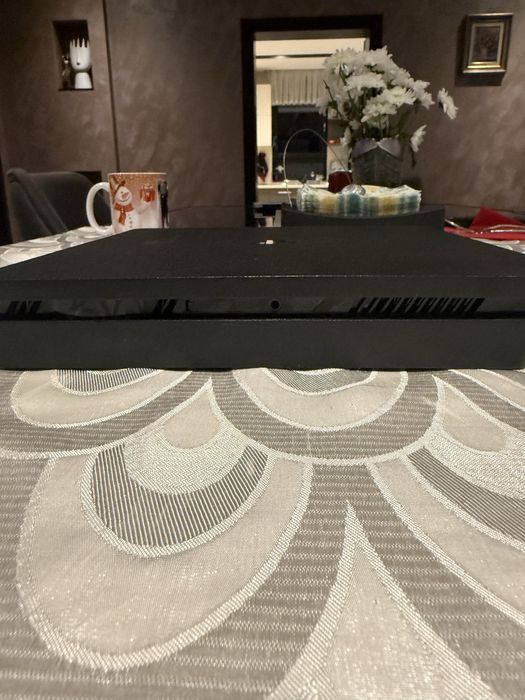 Ps4 slim -идва с 10 игри безплатно.