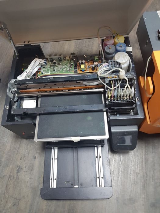 Vând 2 imprimante digitale DTG