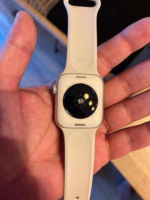 Vand  Apple Wach SE2 / 44 mm