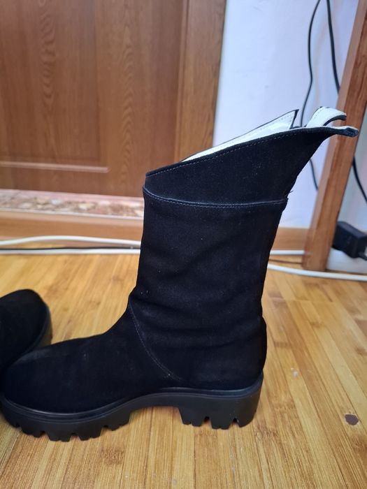 Ghete din piele întoarsă