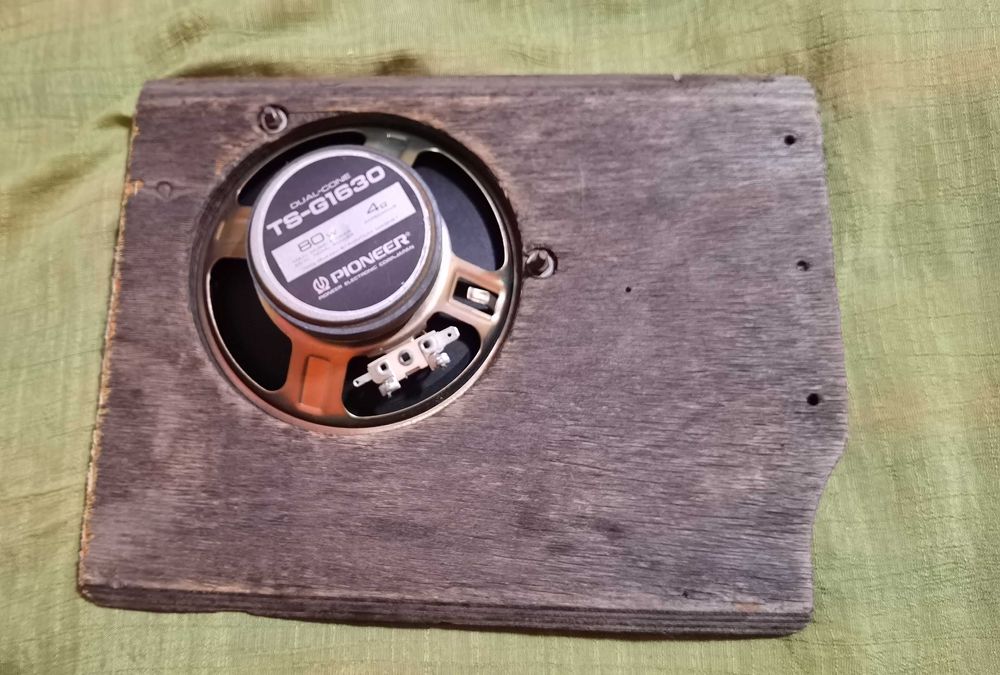 Тонколона Pioneer 80W – Перфектен звук!