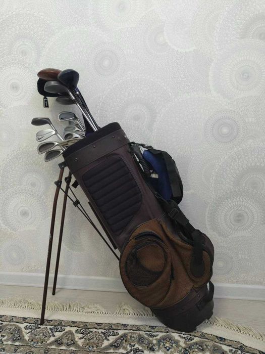 Продаю набор для гольфа (б/у, в хорошем состоянии).