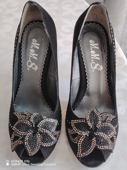 Продам женские туфли 35 размер