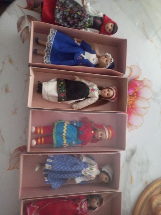 Куклы коллекционные фарфоровые