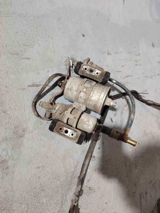 Продам запчасти на Мерседес 124