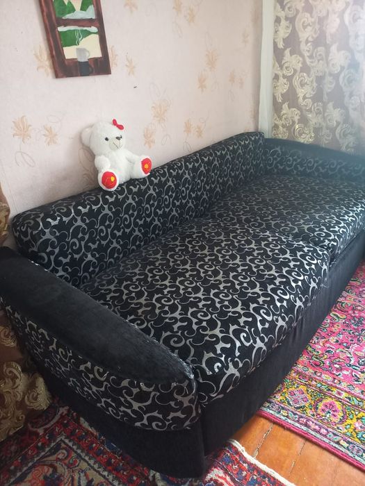 Диван срочно продам