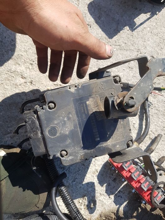 Бензинова помпа и абс помпа за пежо 206 1.6