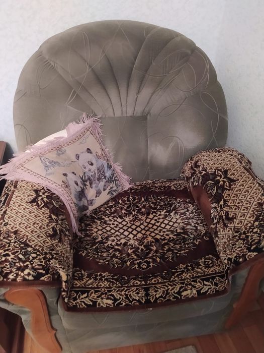 Диван и 2 кресла