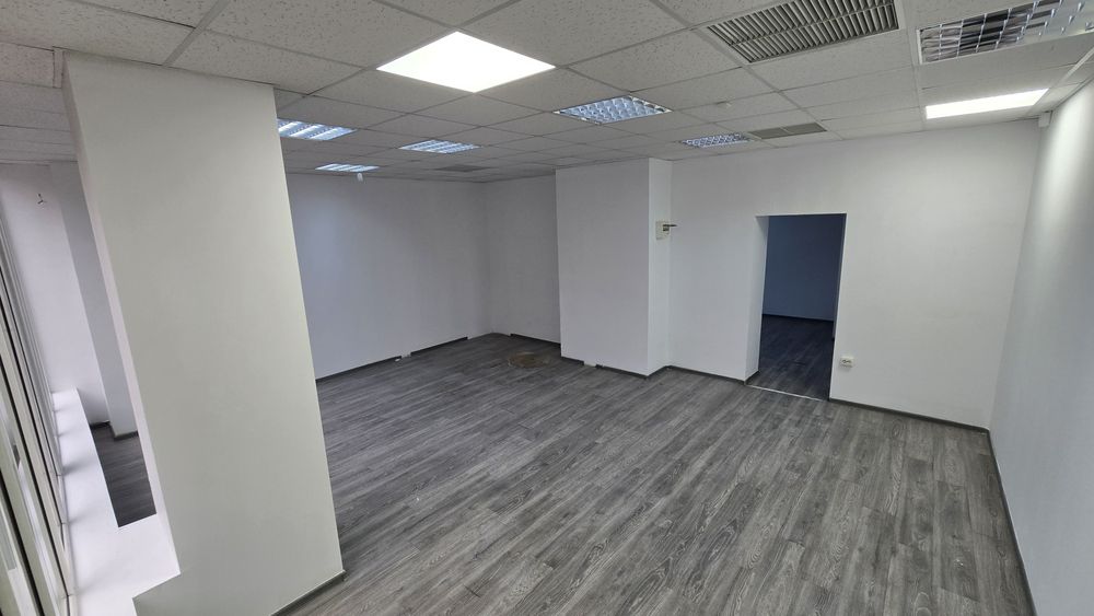 Spatiu comercial de inchiriat/ str Apusului