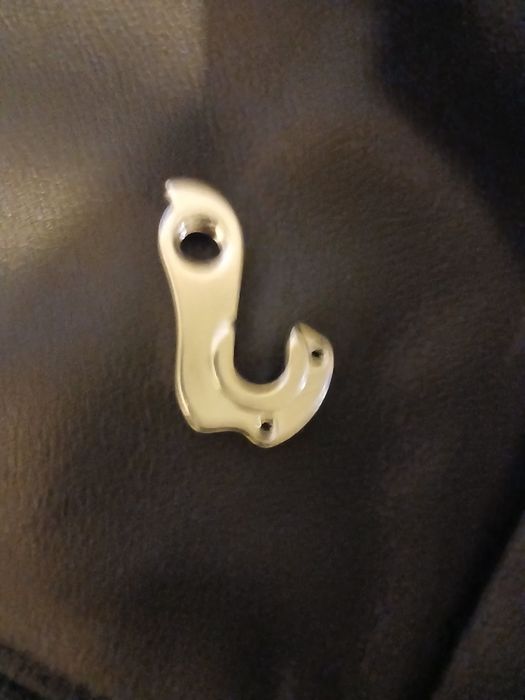 Ureche schimbător bicicletă aluminiu – 40 lei