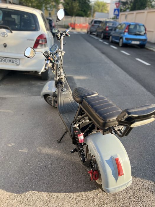 Vand scuter electric