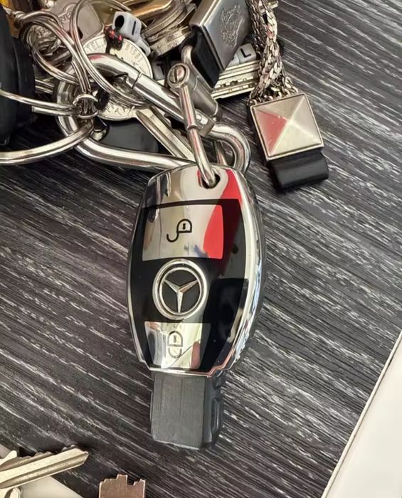 Калъф за ключ мерцедес тип "рибка"