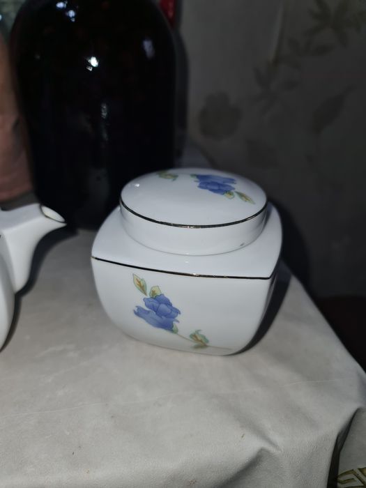 Сахарница, соусник, молочник