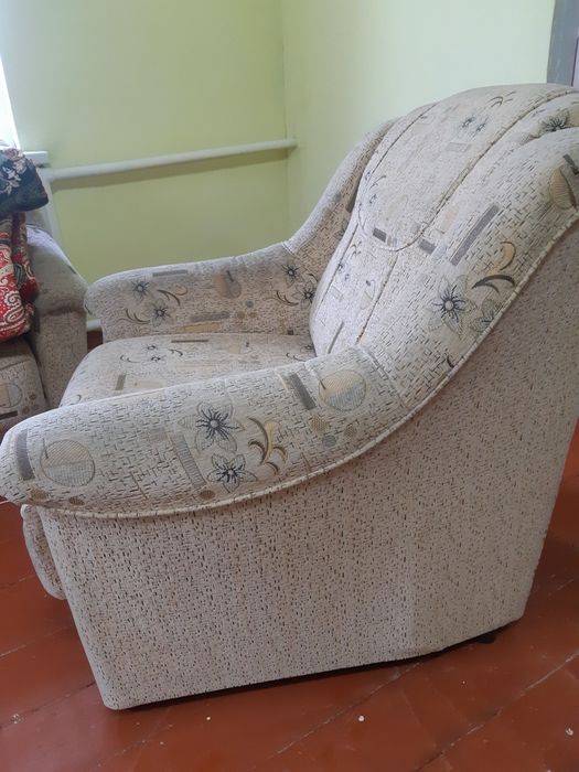 Кресло для гостиной