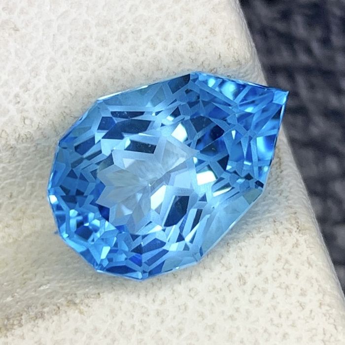 Син Топаз с фензи шлифовка Щит