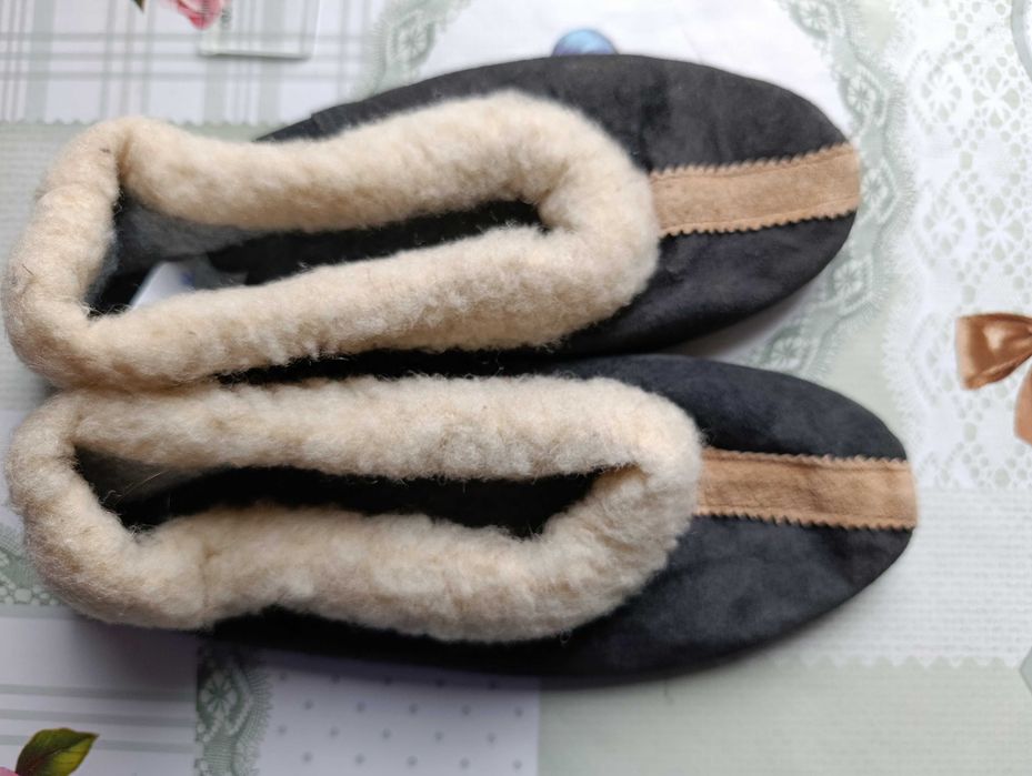 Пантофи  естествен велур, вълнен хастар и стелка, агнешка вълна