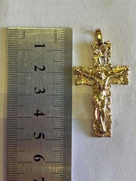 Златен кръст 8.77 гр. 14 кр. 585 Ръчна изработка .