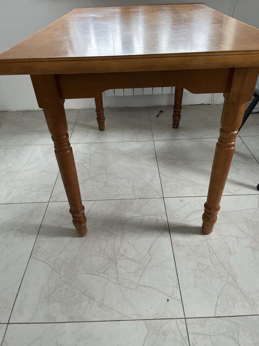 Продам стол кухонный