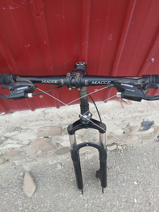 Vând furca de bicicleta de 26 in sare buna  se vinde cum se vede