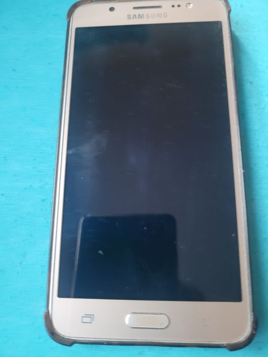 Samsung Galaksi J5