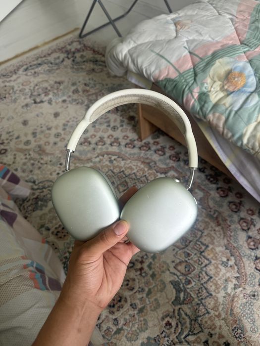 Airpods Max наушник