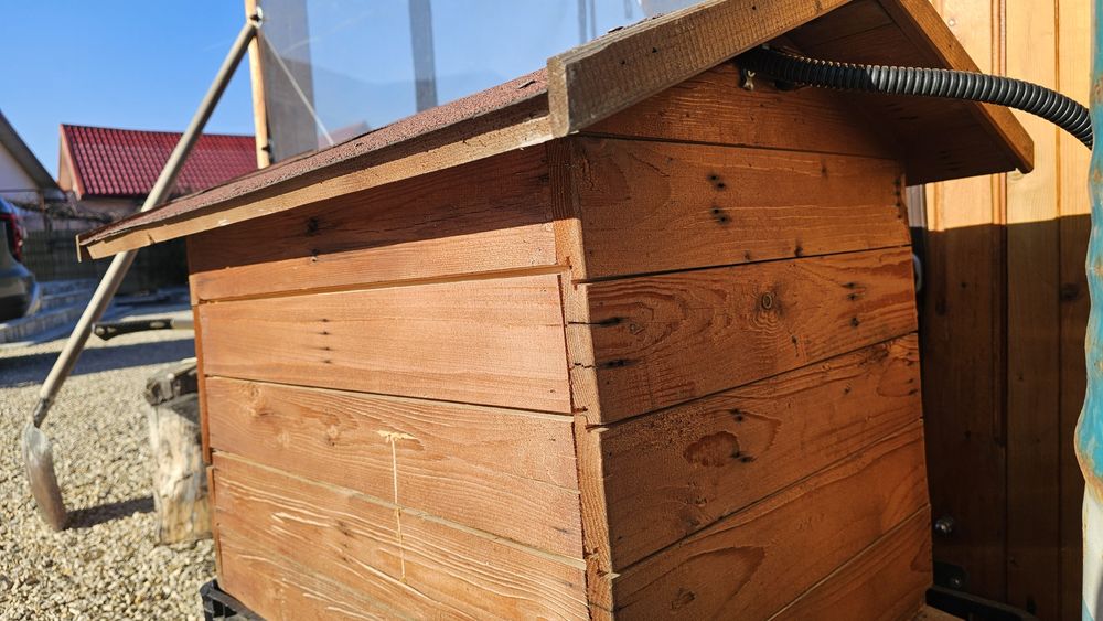 Cotet / Cuscă / Coteț izolat si incalzit pt Câine / Pisică