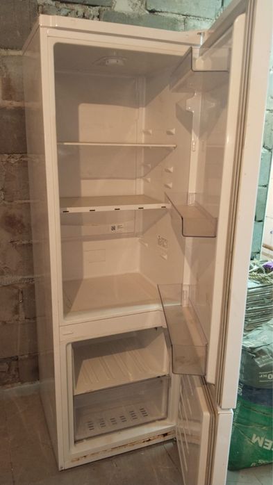 Продам холодильник 5000