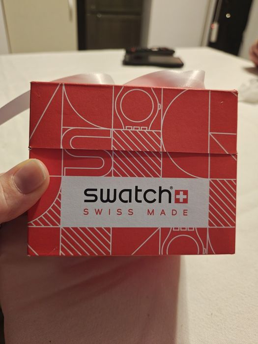 Swatch Omega Mission to Earthpase Moonshine Gold 
Ce