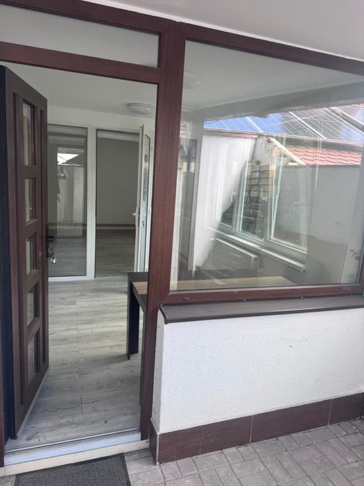 Apartament 4 camere, ultracentral, demisol, Targu-Mures