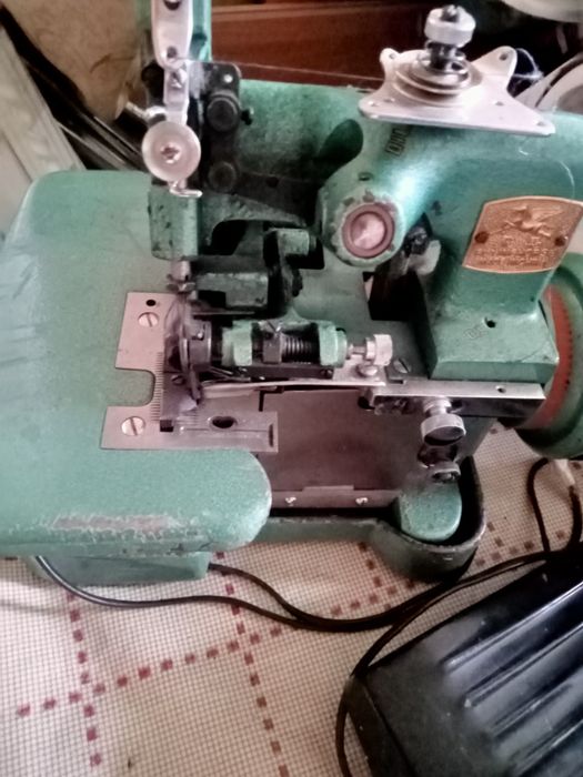 Оверлок для работы и творчества