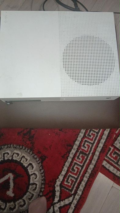 Vând Xbox One S, Cu GTA V