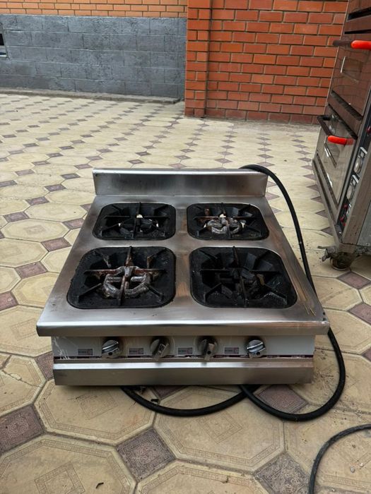 Продам газ печь.
